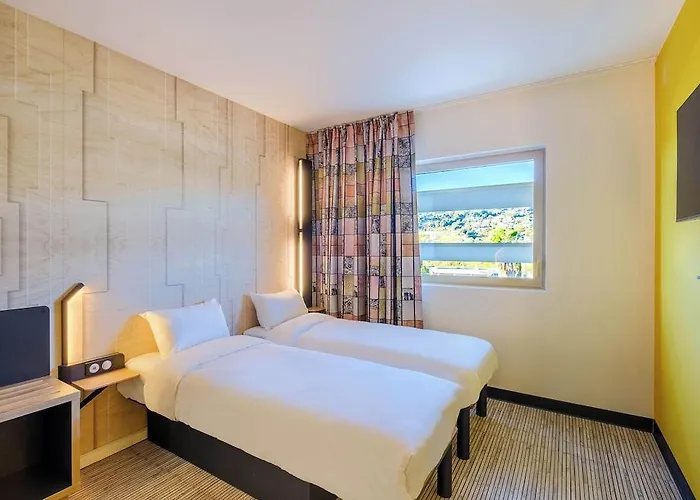 Stade Riviera 3*
